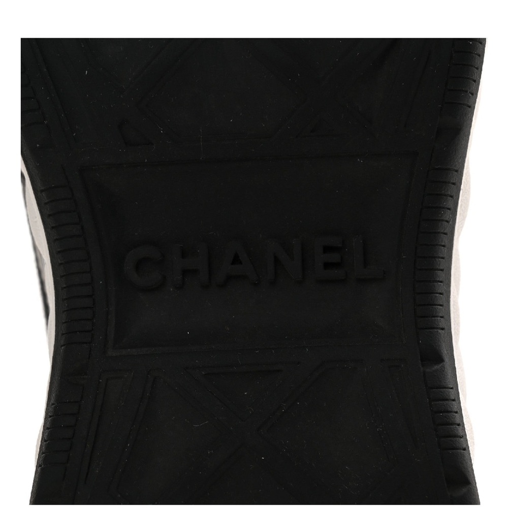 CHANEL Women's Sleek Black Sneakers - Picture 8 of 9